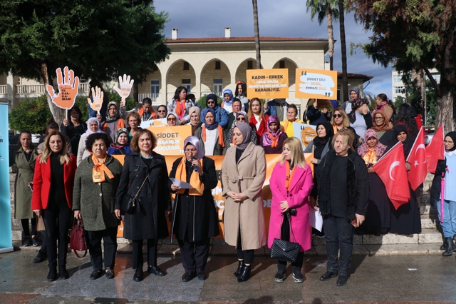 AK Parti Mersin İl Kadın Kolları, Kadına Şiddete Karşı Kadın Erkek Omuz Omuza Mücadele Edeceğiz