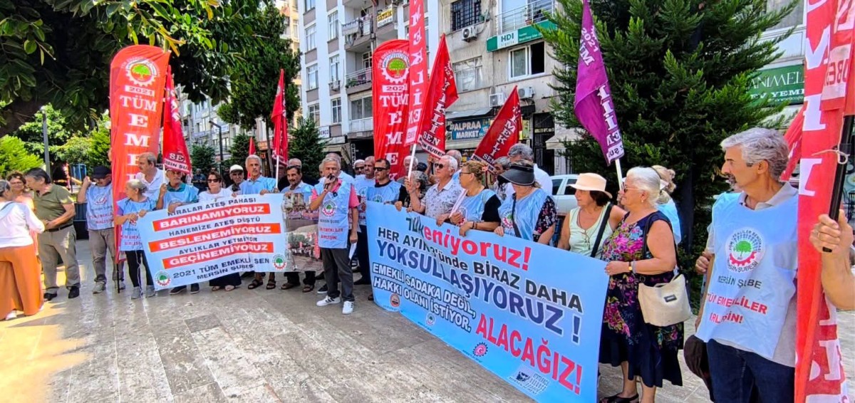 Mersin'de Emekliler Seyyahen Zam Talebinde Bulundu 
