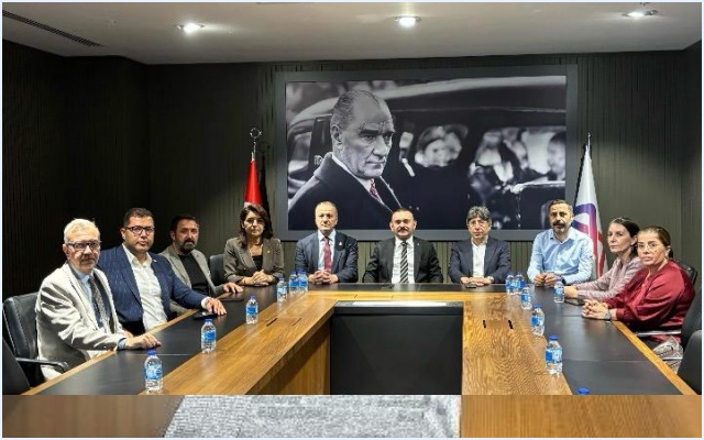 DEM Parti’den Mersin Büyükşehir Belediyesi’ne Dayanışma Ziyareti