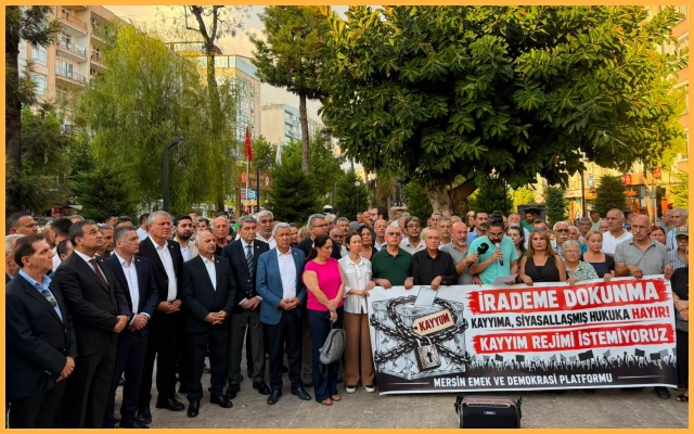 Mersin’de Belediye Başkanlarının Gözaltına Alınması Protesto Edildi