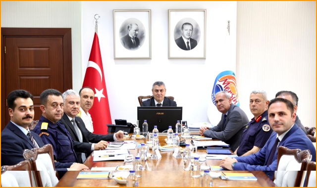 Mersin’de Dev Asayiş Operasyonu: 850 Aranan Şahıs Yakalandı!
